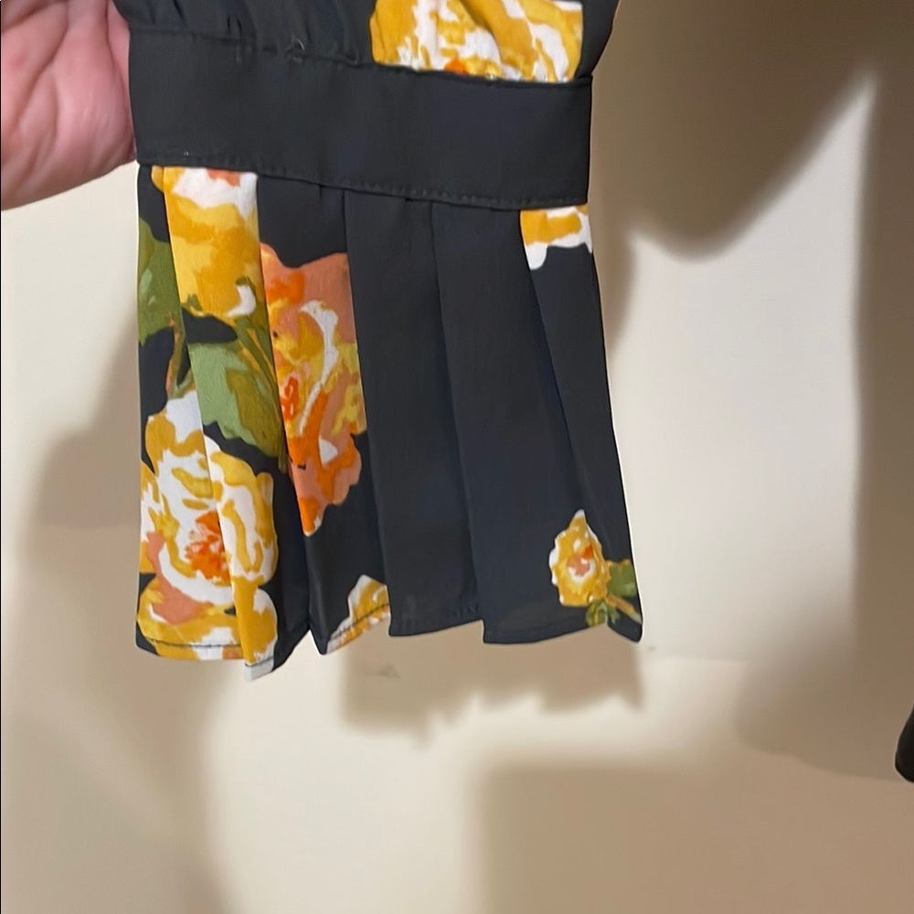 Loft Floral Blouse - Picture 5 of 5